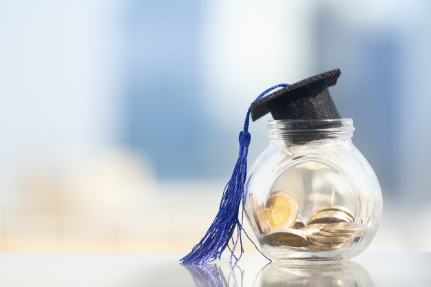 Most Common Scholarship Essay Prompts & Questions Scholarship Essay Prompts