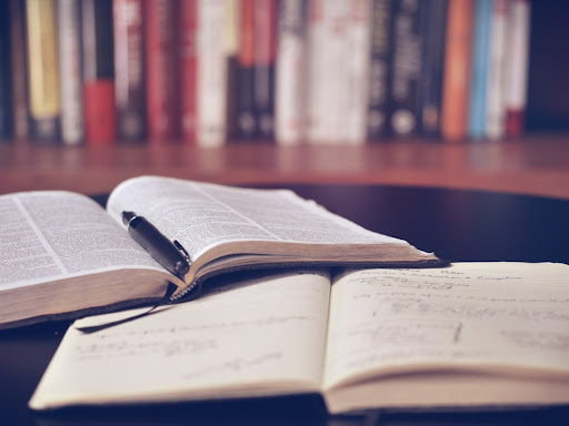 Writing a Thesis Introduction Like a Pro | Steps & Examples thesis introduction